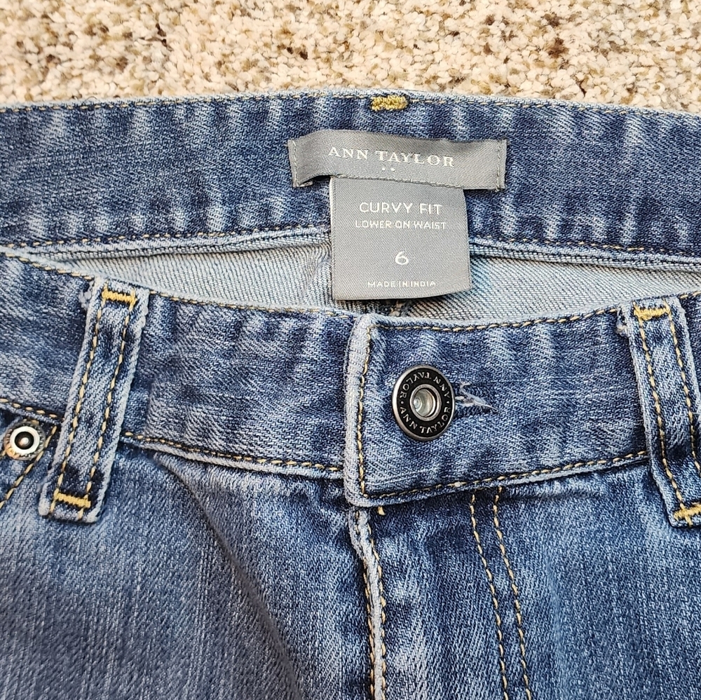 Ann Taylor curvy fit jeans sz 6 denim - Picture 2 of 3